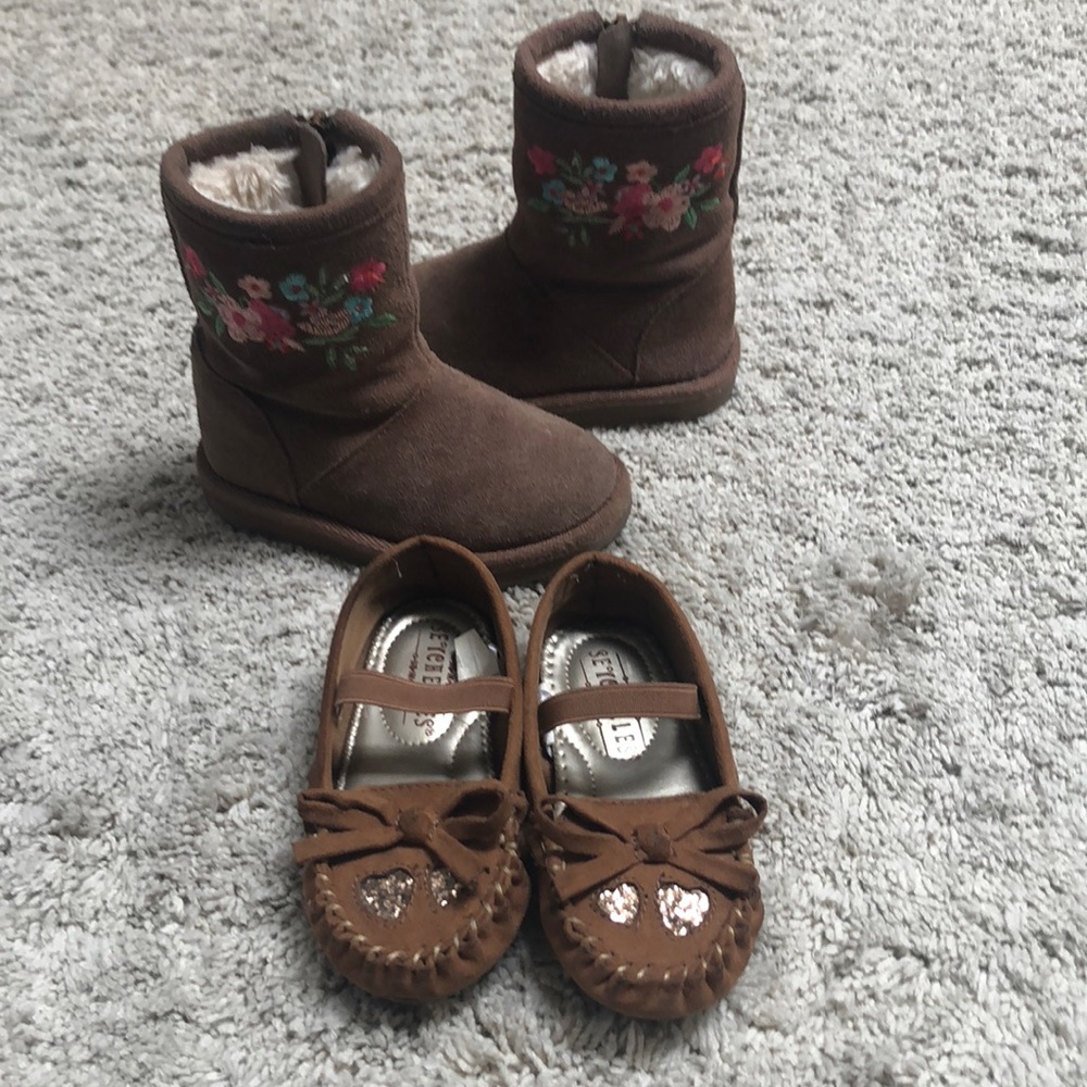 Set of 2 girl shoes